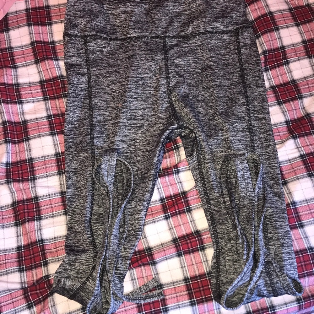 Grey cropped leggings